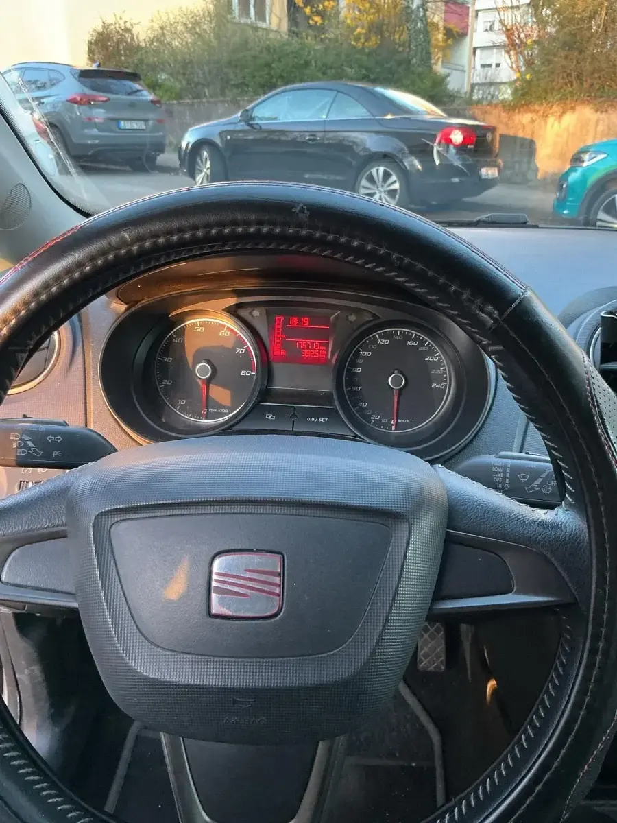 Gebraucht Seat Ibiza 105 PS (77 kW) 2012 Grau Kleinwagen