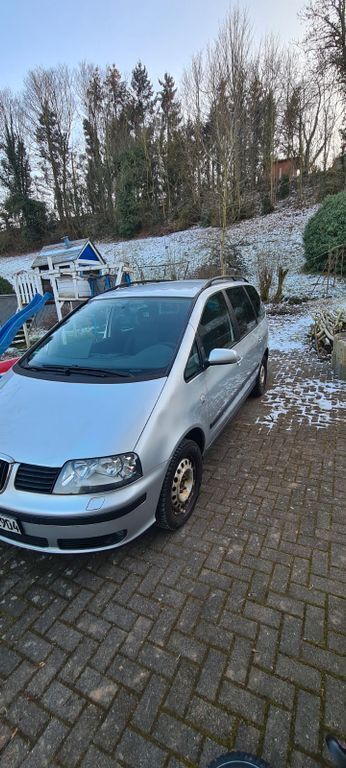 Silber Gebraucht 2007 Seat Alhambra Reference Van / Kleinbus | 1.500 € (Guter Preis) - Bild 1/4