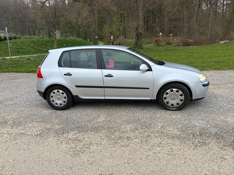 Używany VW Golf IV 75 KM (55 kW) 2006 Srebrny Sedan/Limuzyna