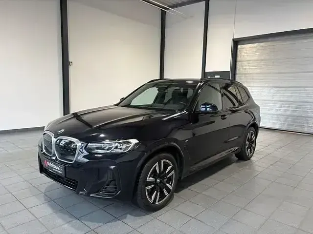 Gebraucht BMW iX3 Shadowline 210 kW (286 PS) 2023 Schwarz SUV