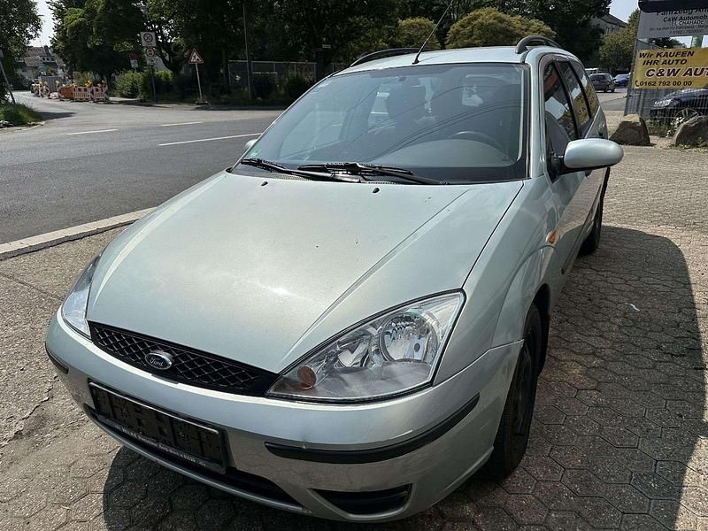 Grün Gebraucht 2004 Ford Focus Ghia Kombi | 999 € (Superpreis) - Bild 1/4
