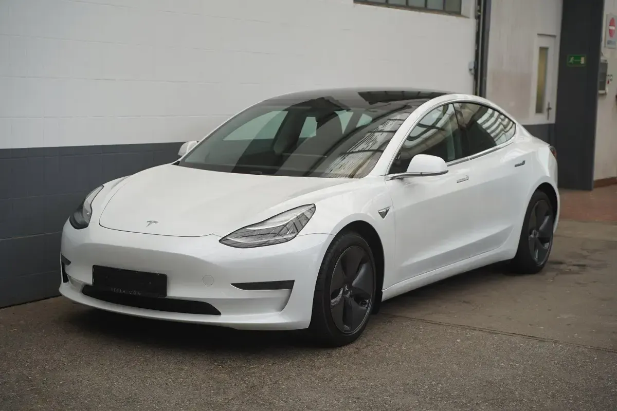 Käytetty Tesla Model 3 Long Range AWD 366 kW (498 HP) 2020 Valkoinen Sedan