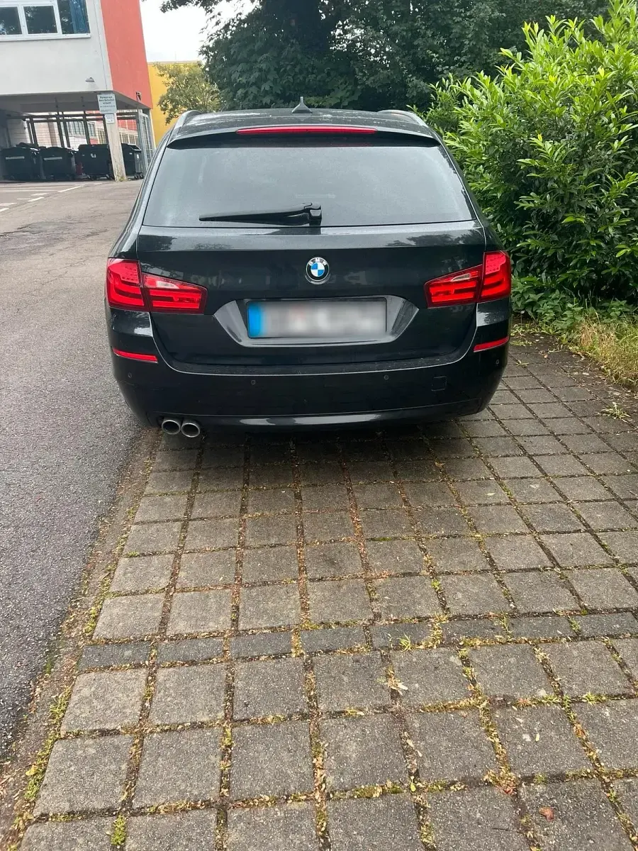 Gebraucht BMW 520 184 PS (135 kW) 2012 Schwarz Kombi