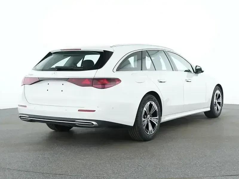 Gebraucht Mercedes E200 Avantgarde 204 PS (150 kW) 2025 Andere Limousine