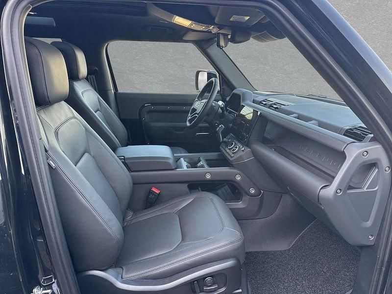 Neu Land Rover Defender HSE Dynamic 300 PS (220 kW) 2026 Schwarz SUV