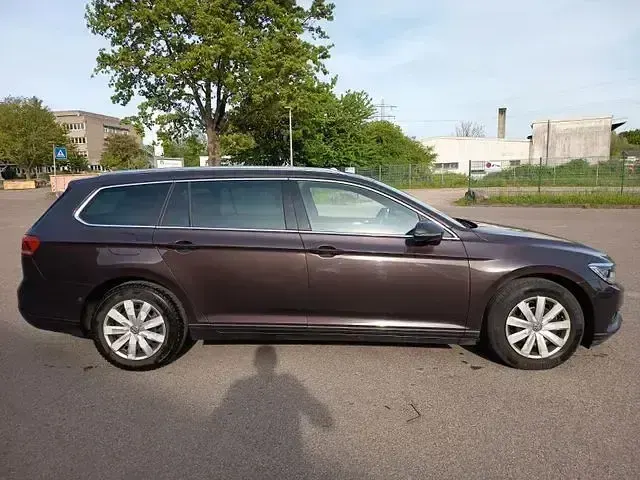 Gebraucht VW Passat Comfortline 150 PS (110 kW) 2018 Braun Kombi