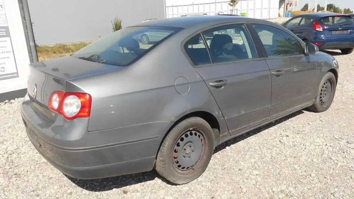 Gebraucht VW Passat Trendline 105 PS (77 kW) 2006 Metalic Limousine