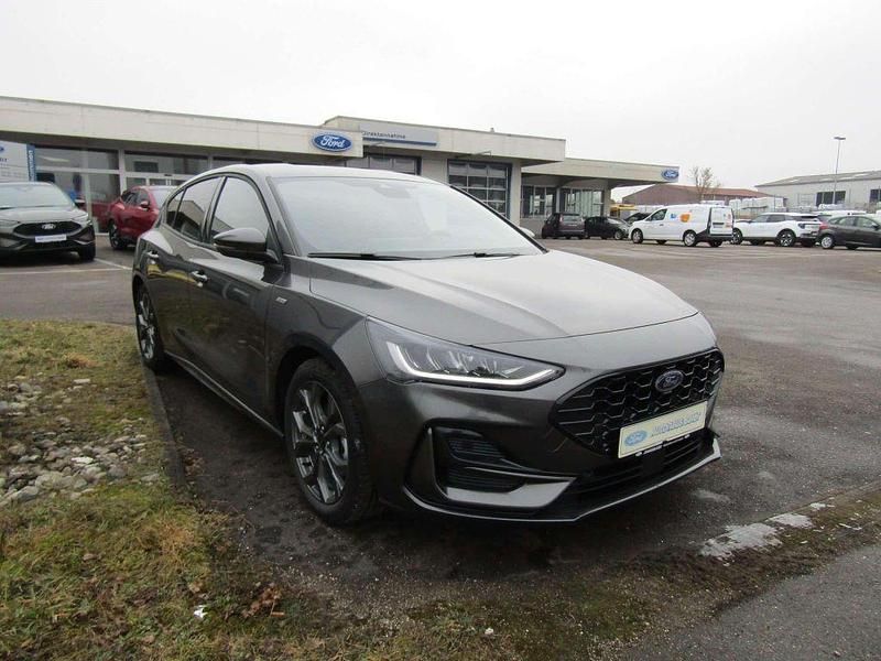 Neu Ford Focus ST-Line X 125 PS (91 kW) 2025 Grau Limousine