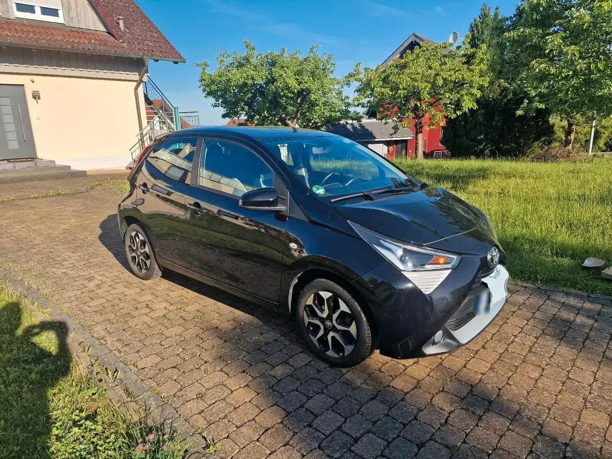 Gebraucht Toyota Aygo 72 PS (52 kW) 2019 Schwarz Kleinwagen
