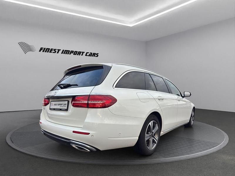 Gebraucht Mercedes E220 Avantgarde 194 PS (142 kW) 2018 Weiß Limousine