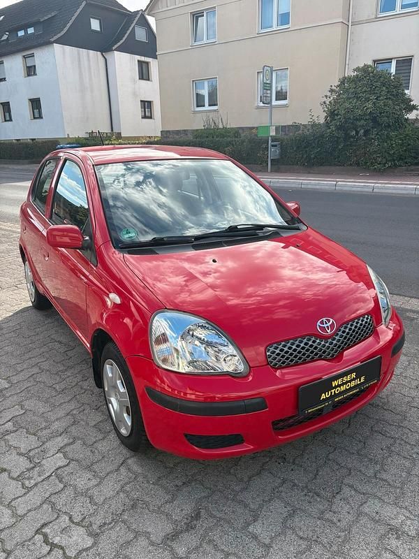 Rot Gebraucht 2004 Toyota Yaris Kleinwagen | 2.450 € (Guter Preis) - Bild 1/4