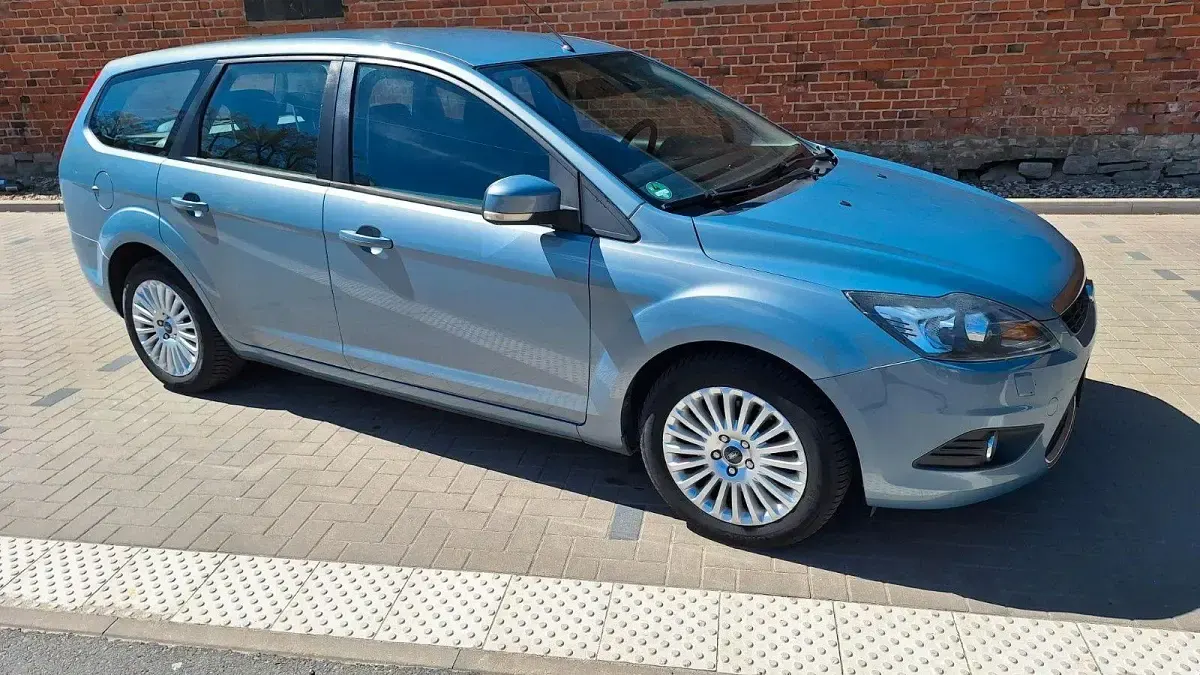 Usata Ford Focus Titanium 136 CV (100 kW) 2009 Blu Station wagon