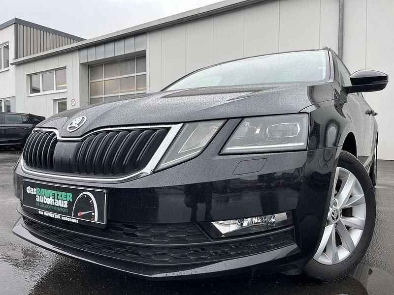 Schwarz Gebraucht 2020 Skoda Octavia Tour Kombi | 18.460 € (Guter Preis) - Bild 1/4