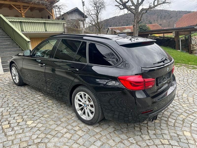 Gebraucht BMW 320 Advantage 184 PS (135 kW) 2016 Schwarz Kombi