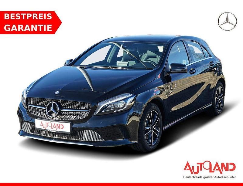 Schwarz Gebraucht 2016 Mercedes A180 Style Limousine | 16.990 € (Etwas zu teuer) - Bild 1/4
