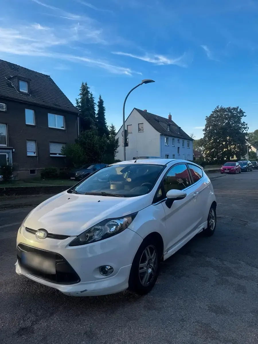 Usata Ford Fiesta ST-Line 95 CV (69 kW) 2009 Bianco Utilitaria