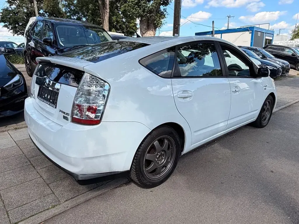 Gebraucht Toyota Prius Executive 77 PS (56 kW) 2006 Weiß Kleinwagen