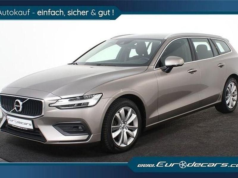 Grau (metallic) Gebraucht 2021 Volvo V60 Kombi | 25.400 € (Guter Preis) - Bild 1/4