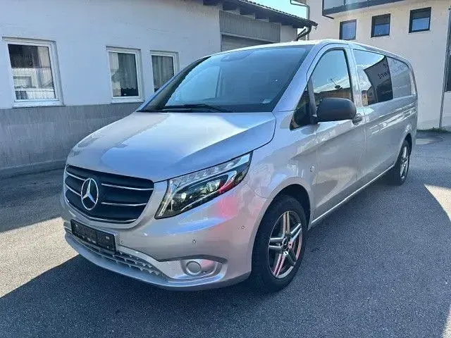 Gebraucht Mercedes Vito 190 PS (139 kW) 2022 Silber Van