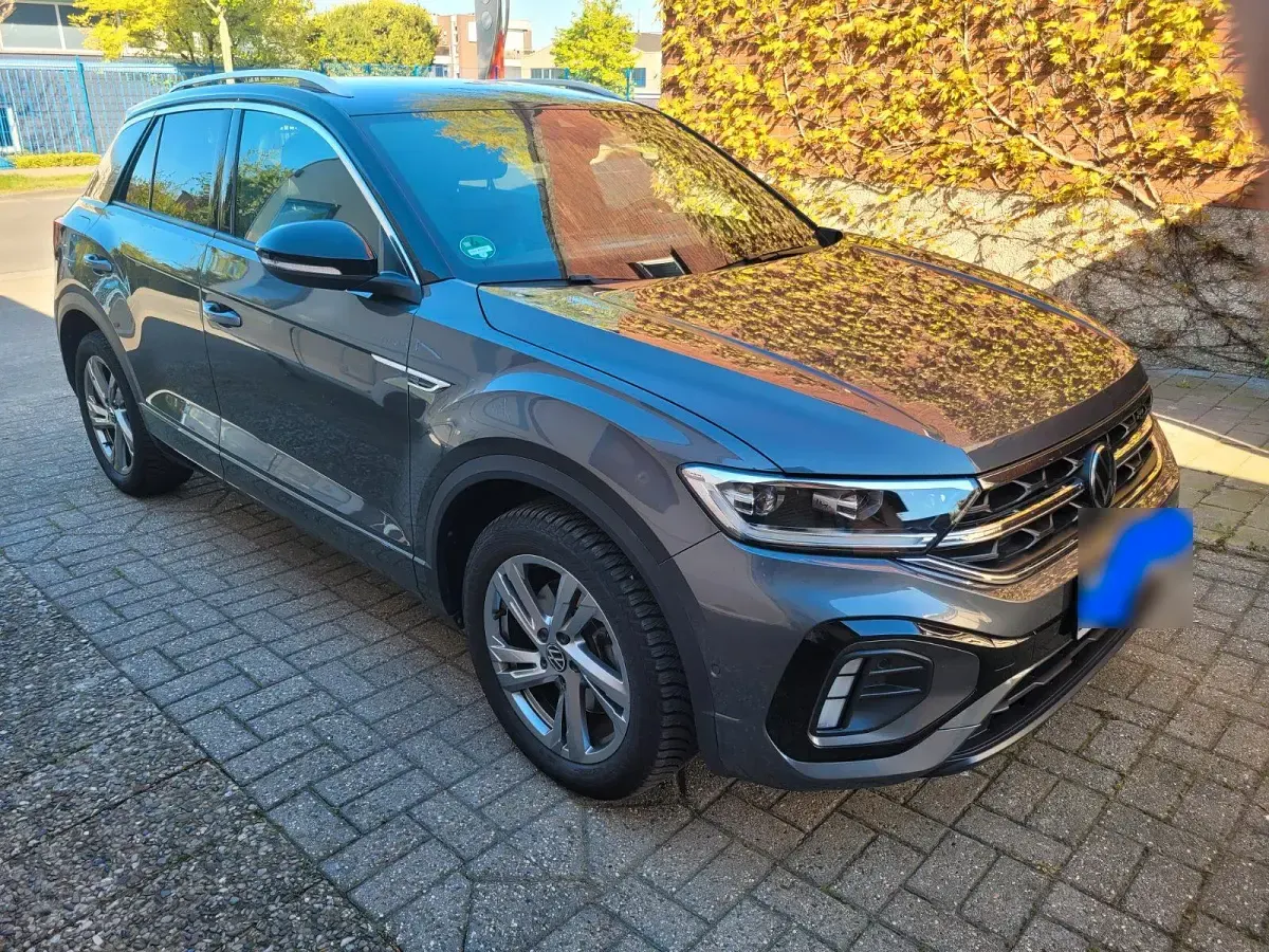 Second-hand VW T-Roc 150 CP (110 kW) 2023 Gri SUV