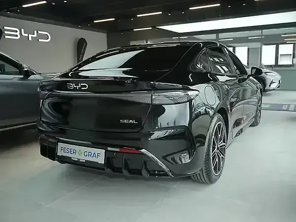 Neu BYD Seal Design 230 kW (313 PS) 2026 Schwarz Limousine