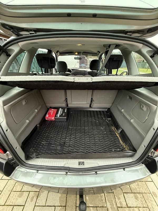 Gebraucht Renault Scénic 107 PS (78 kW) 2002 Silber Van / Kleinbus