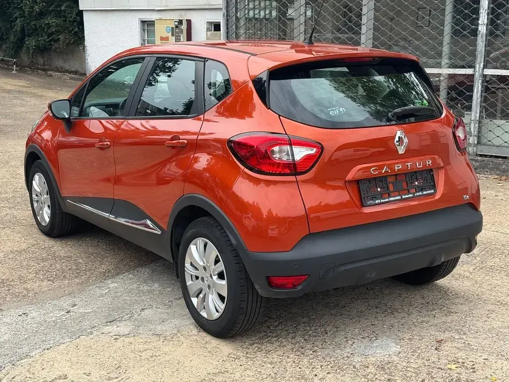 Gebraucht Renault Captur Dynamique 90 PS (66 kW) 2014 Orange SUV