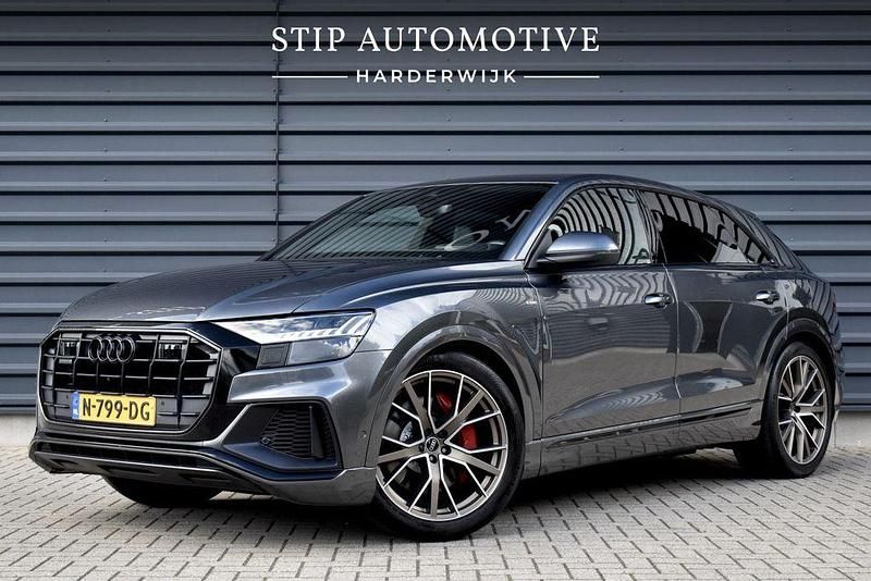 Grau Gebraucht 2021 Audi Q8 Proline SUV | 58.900 € (Teuer) - Bild 1/4
