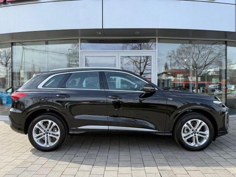 Second-hand Audi Q5 Sport 204 CP (150 kW) 2025 Negru SUV