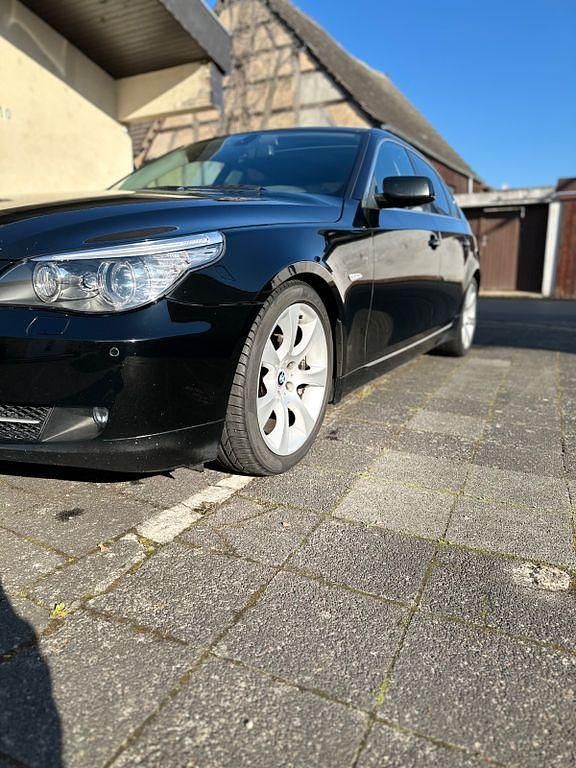 Gebraucht BMW 530 Performance 235 PS (172 kW) 2007 Schwarz Limousine