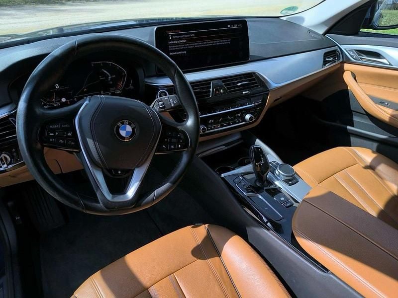 Gebraucht BMW 520 190 PS (139 kW) 2021 Blau Kombi