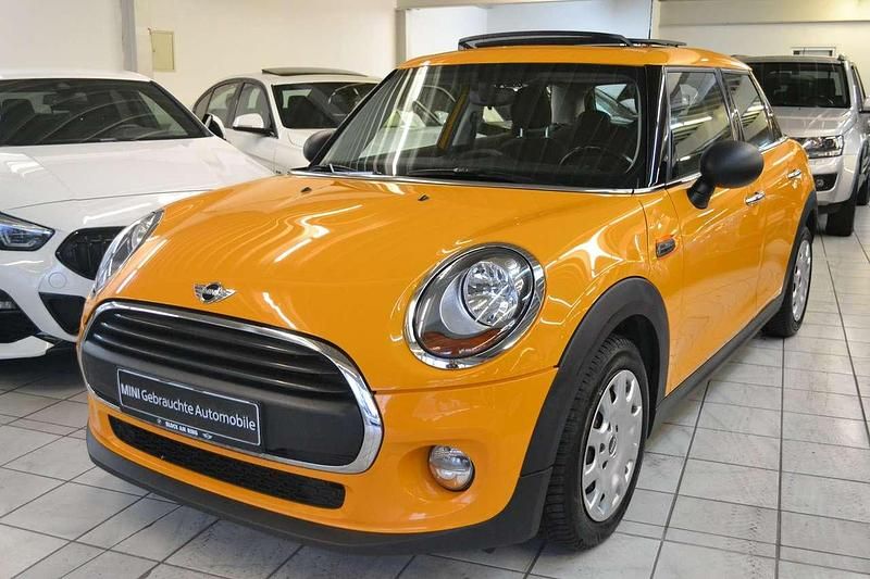 Gebraucht Mini One D 95 PS (69 kW) 2016 Volcanic orange Kleinwagen