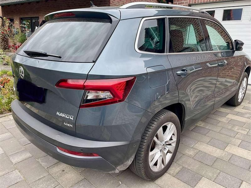 Blau Gebraucht 2018 Skoda Karoq Style SUV | 19.250 € (Superpreis) - Bild 1/4