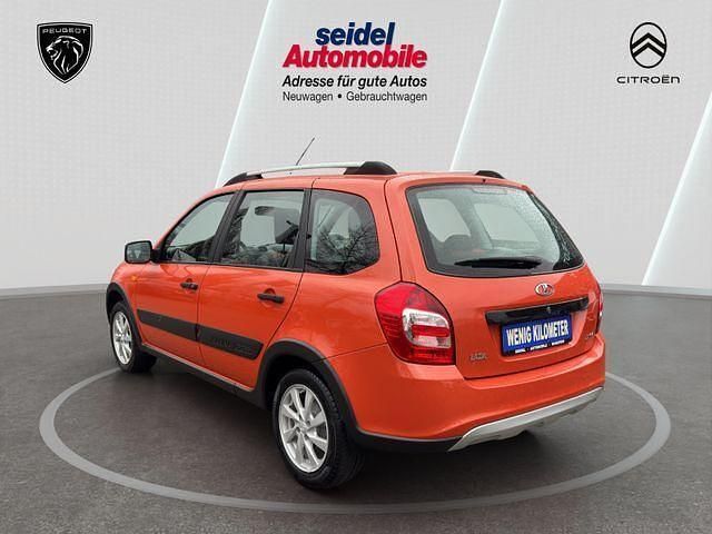 Gebraucht Lada Kalina 87 PS (63 kW) 2017 Orange Limousine