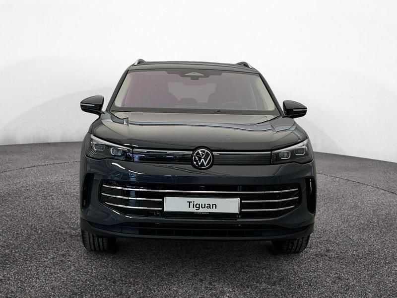 Gebraucht VW Tiguan Elegance 204 PS (150 kW) 2025 Grau SUV