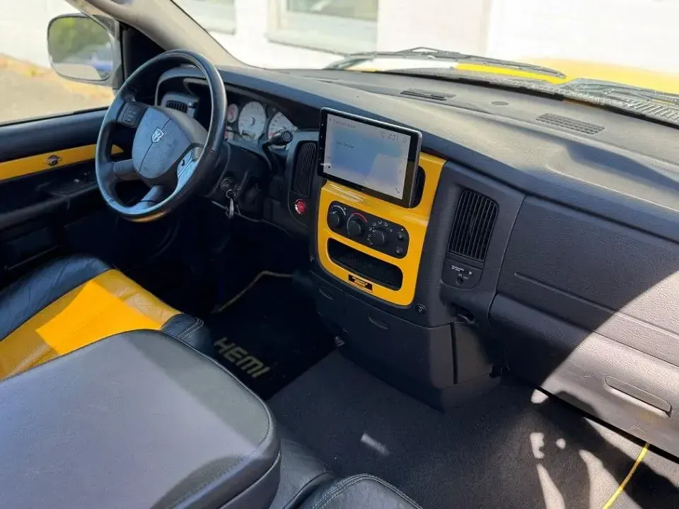 Usata Dodge Ram 345 CV (253 kW) 2004 Giallo Pick-up
