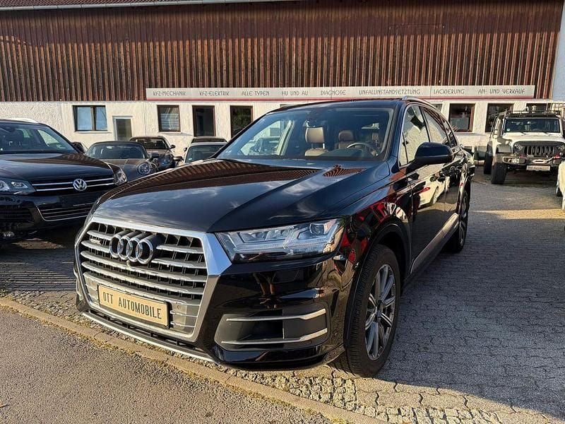 Schwarz Gebraucht 2016 Audi Q7 Ambiente SUV | 31.899 € (Fairer Preis) - Bild 1/4
