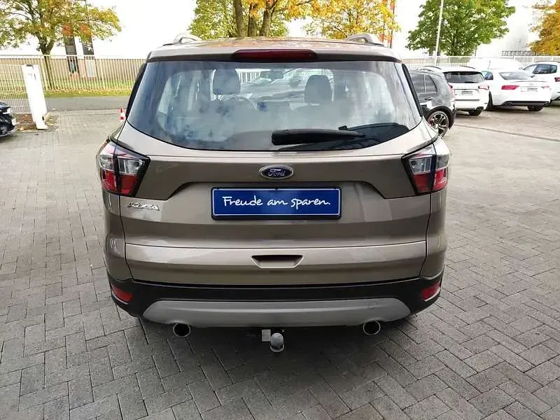 Gebraucht Ford Kuga 150 PS (110 kW) 2019 Silber (pyritsilber metallic) SUV