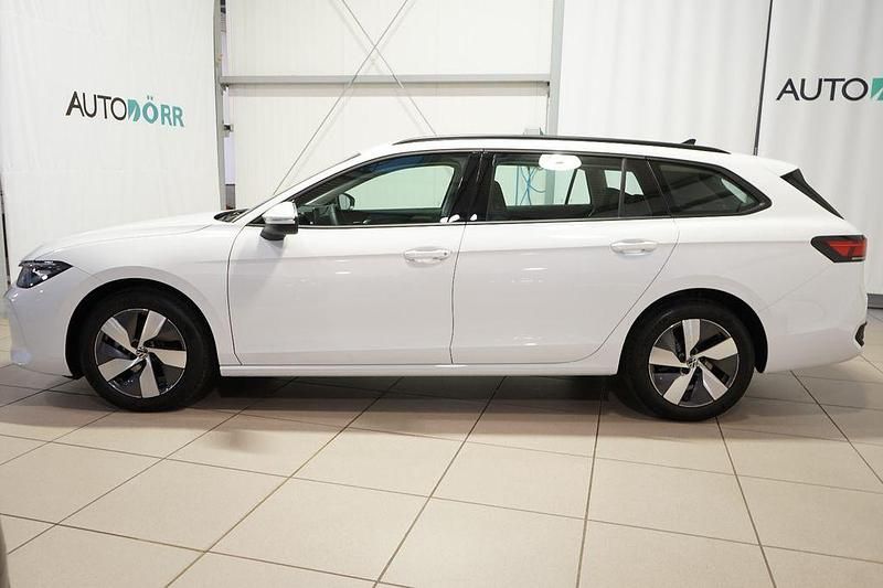 Używany VW Passat 150 KM (110 kW) 2024 Biały Kombi