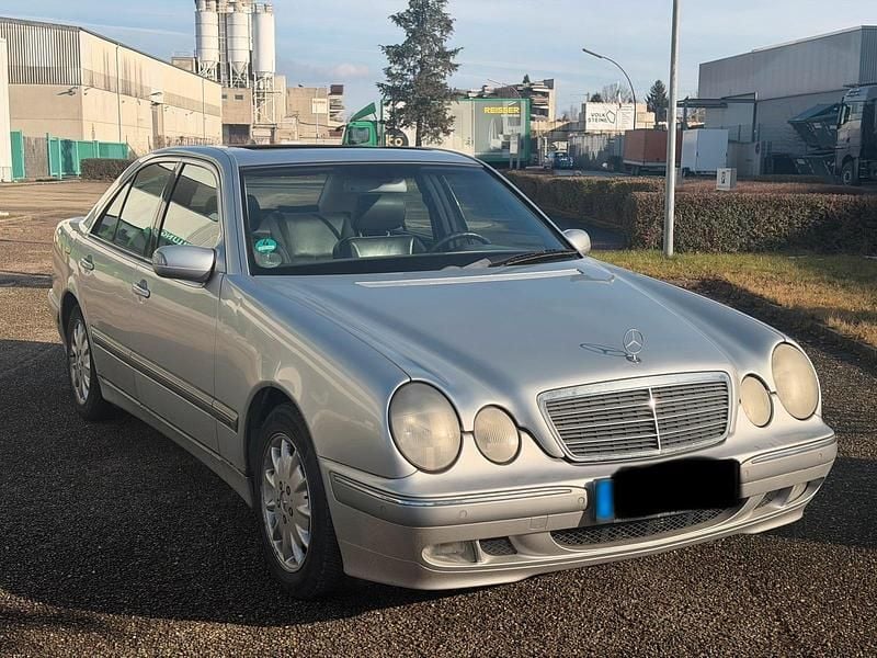 Gebraucht Mercedes E240 170 PS (125 kW) 2000 Limousine