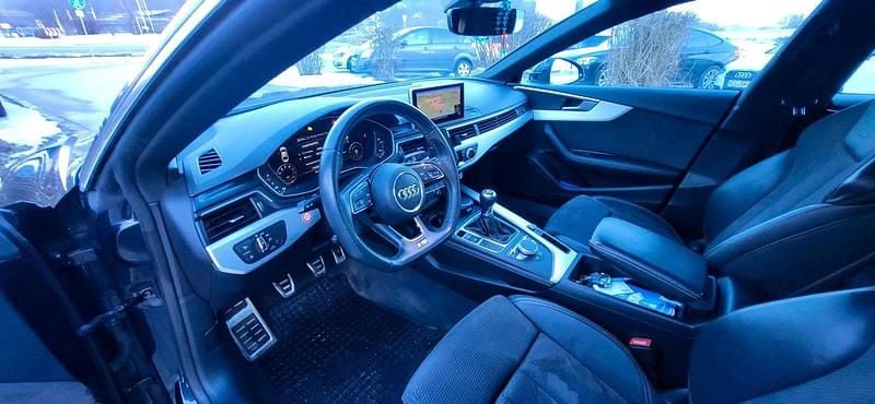 Blau Gebraucht 2018 Audi A5 Sportback S-Line Kleinwagen | 19.999 € (Guter Preis) - Bild 1/4