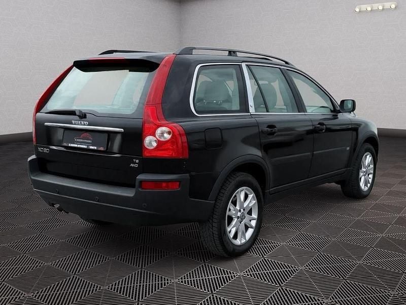 Second-hand Volvo XC90 Summum 272 CP (200 kW) 2005 Negru SUV