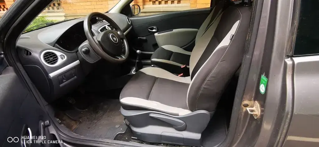 Gebraucht Renault Clio Expression 75 PS (55 kW) 2012 Grau Kleinwagen