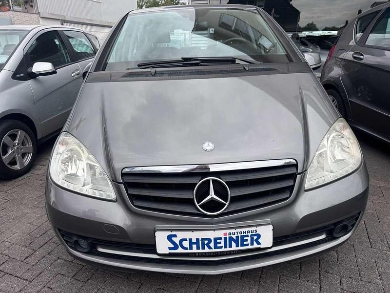 Gebraucht Mercedes A180 116 PS (85 kW) 2009 Grau Kleinwagen