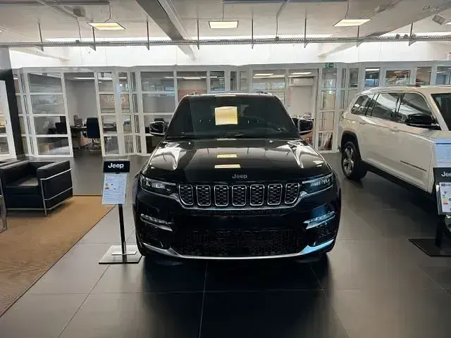 Gebraucht Jeep Grand Cherokee Summit 381 PS (280 kW) 2023 Schwarz SUV