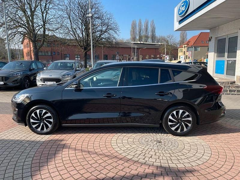 Gebraucht Ford Focus Titanium 125 PS (91 kW) 2024 Schwarz Limousine