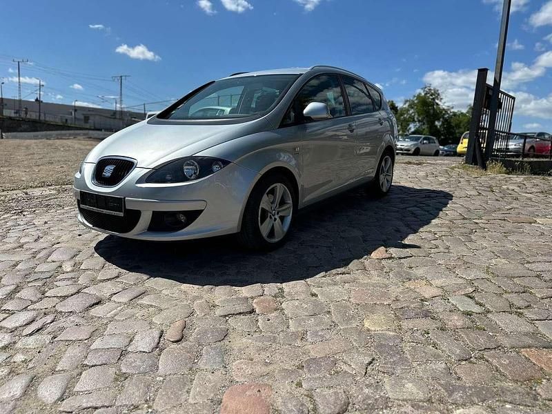 Gris luna Gebraucht 2008 Seat Altea XL Comfort Van / Kleinbus | 2.290 € (Superpreis) - Bild 1/4