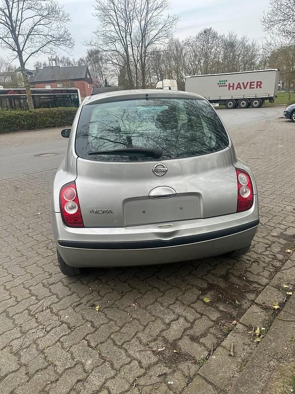 Gebraucht Nissan Micra 65 PS (47 kW) 2006 Silber Kleinwagen