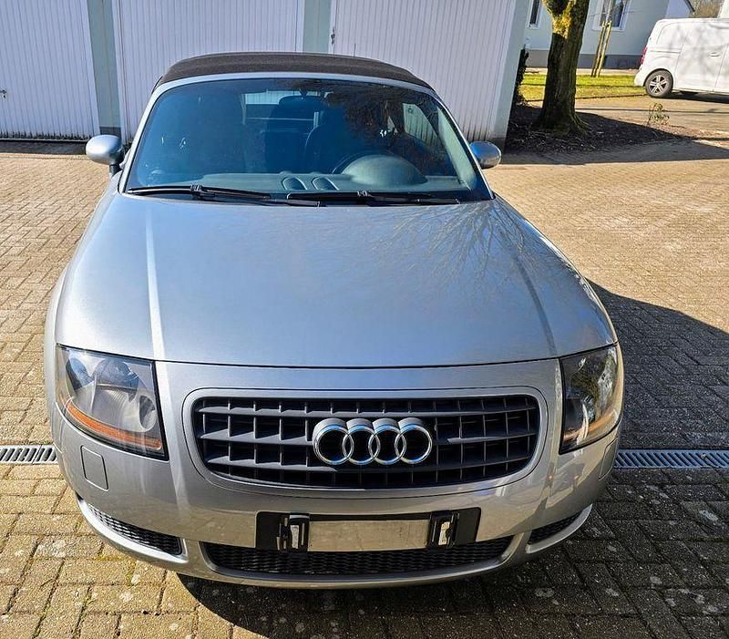 Grau Gebraucht 2006 Audi TT Roadster Sport Cabrio | 7.950 € (Fairer Preis) - Bild 1/4