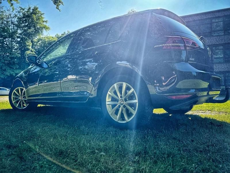 Gebraucht 2015 VW Golf VII LOUNGE Limousine | 12.990 € (Fairer Preis) - Bild 1/4